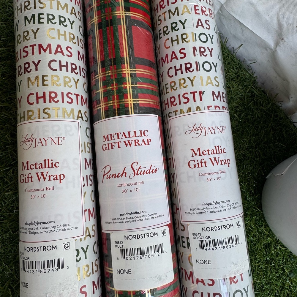 Punch studio Festive Christmas Gift Wrap Set - Red and White Merry Christmas new